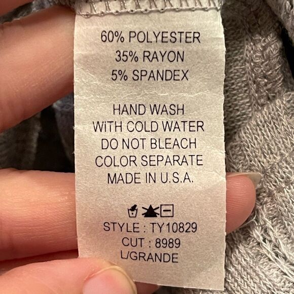 NWT Ces Femme grey ribbed v-neck pullover top Size L - Picture 8 of 8